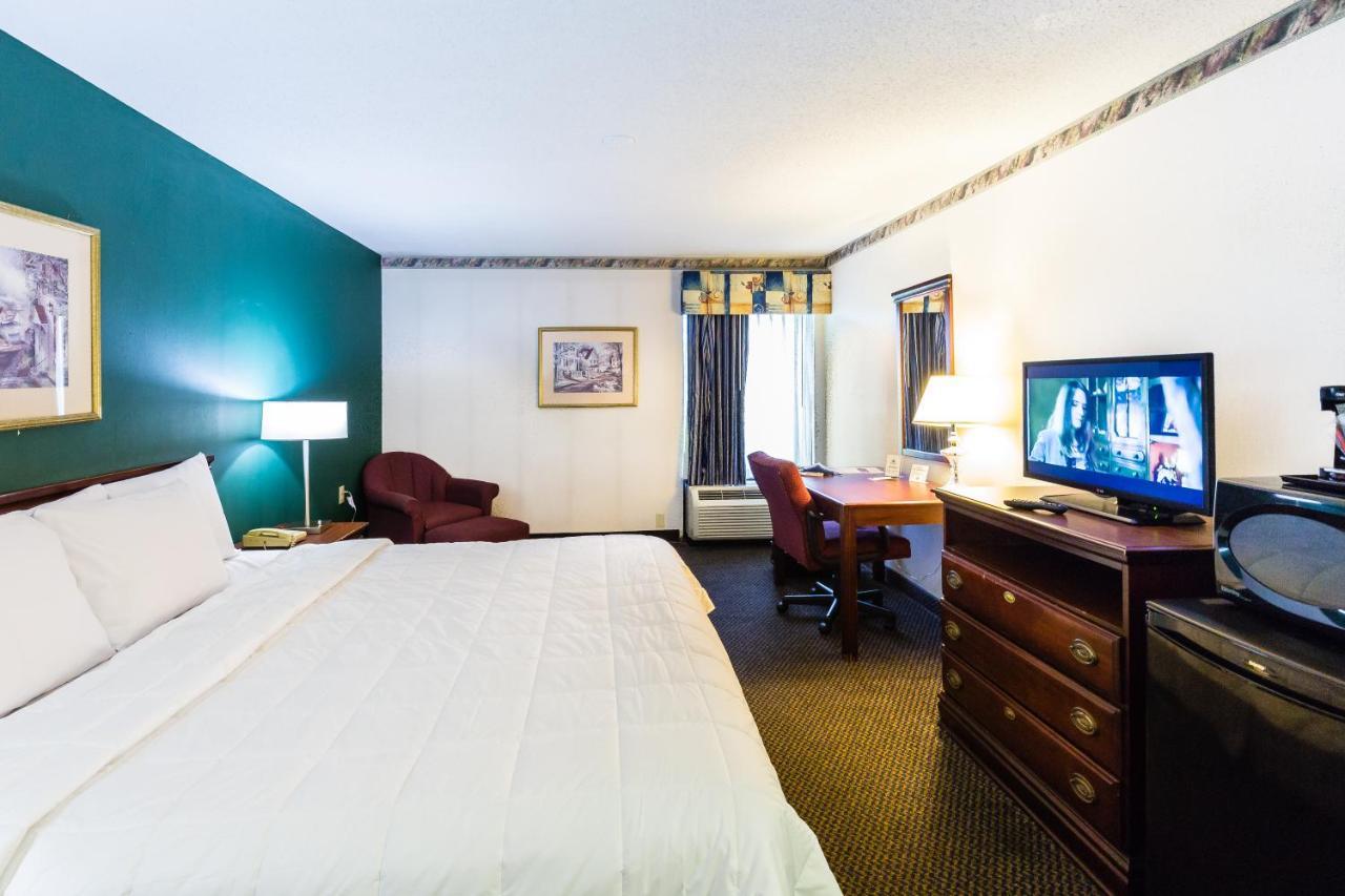 Hotel The View & / Allentown / Lehigh Airport 2*