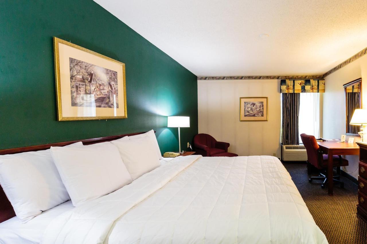 Hotel The View & / Allentown / Lehigh Airport 2*