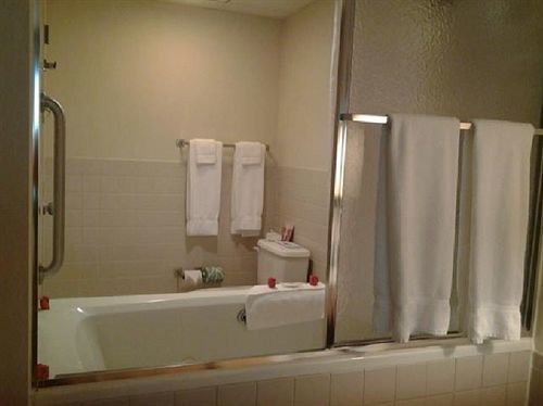Hotel The View & / Allentown / Lehigh Airport 2*